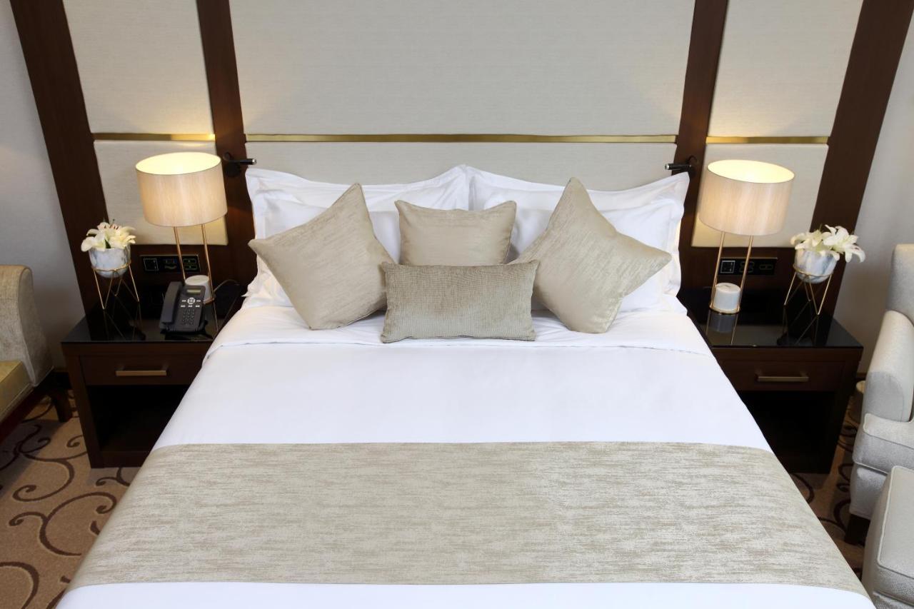 Vittori Palace Hotel And Residences Riyadh Eksteriør bilde A bed runner